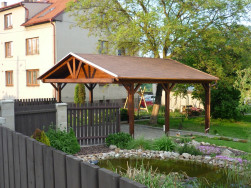 Pergola se sedlovou střechou