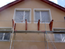 Celá váha balkonu bude ležet na čtyřech  robustních podpěrách